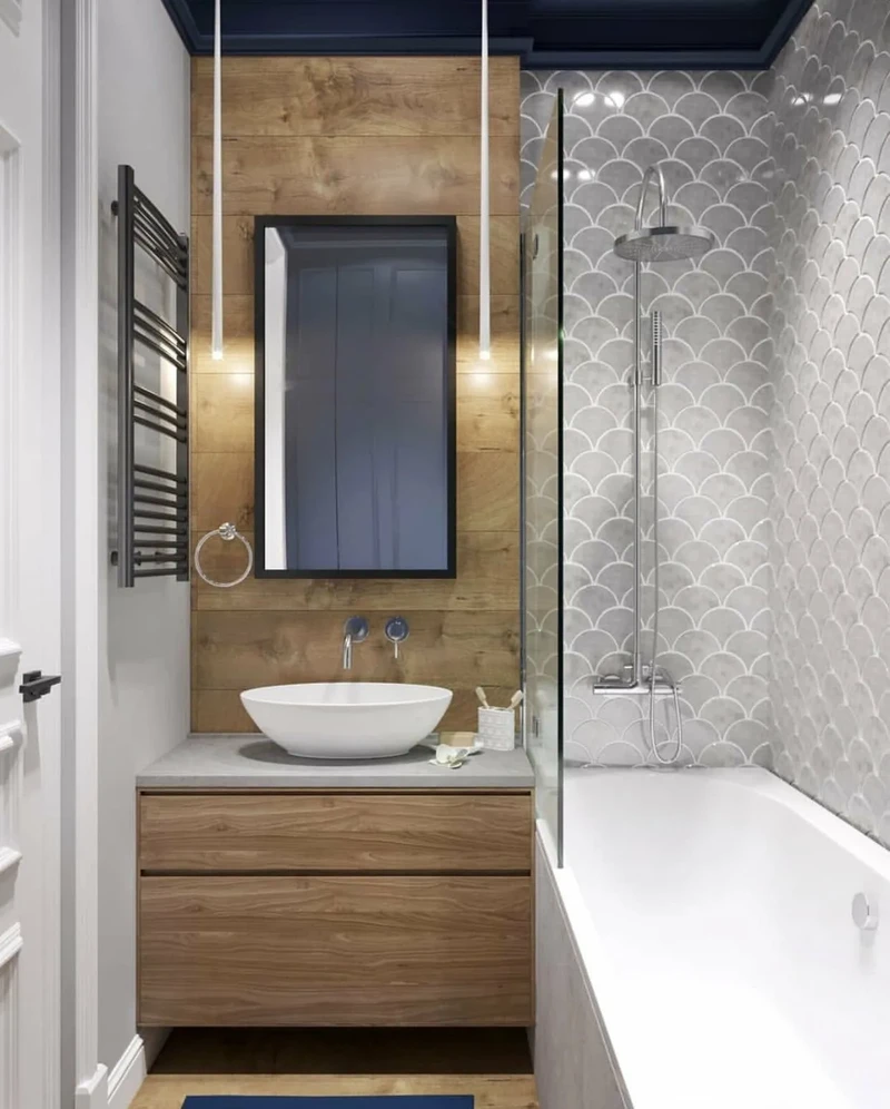 ванная с деревянными панелями