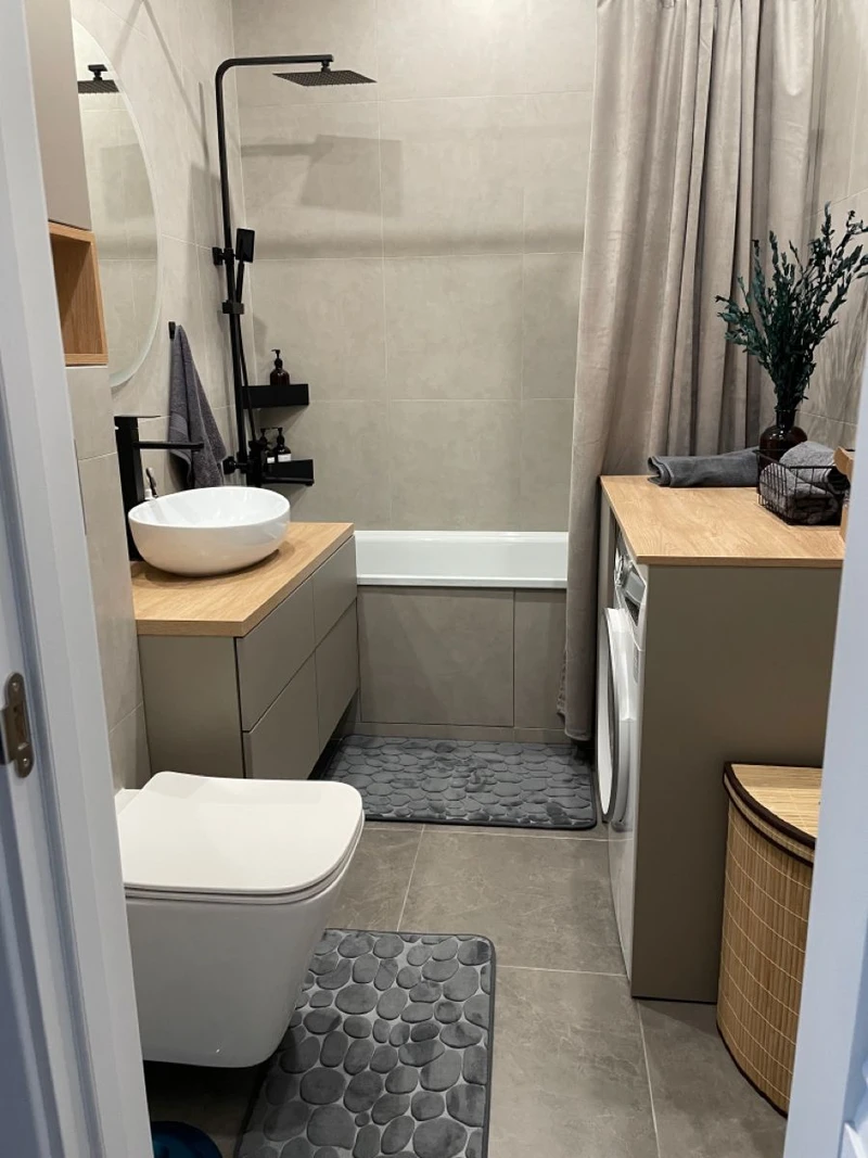 отделка ванной крупной плиткой